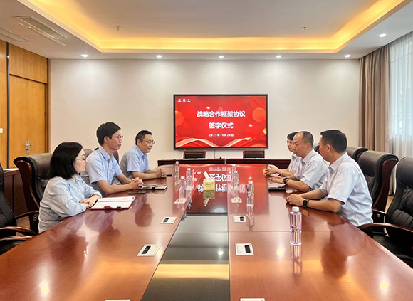 强强联合赋新能 双向奔赴赢未来——AK网电脑版-AK（中国）集团与东方物流战略签约，共筑产业协作新生态